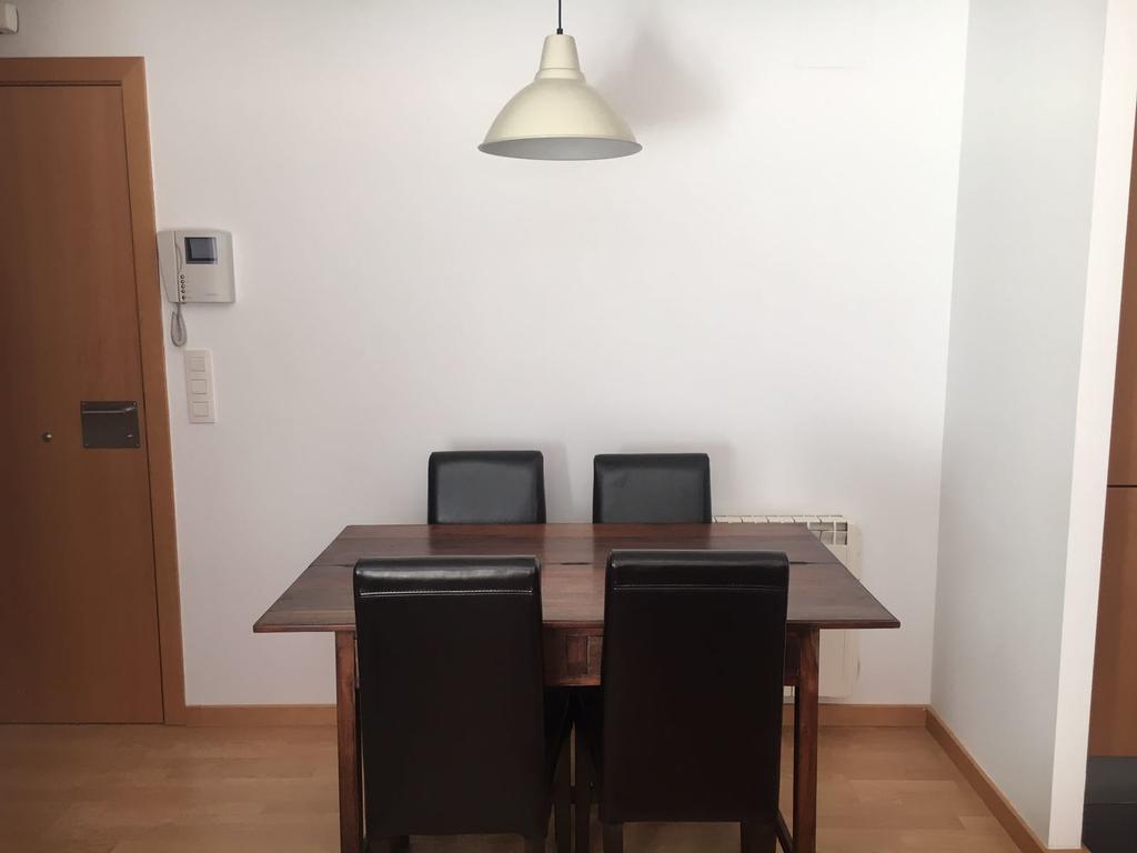 Apartament Hug Roger Valencia D'Aneu Buitenkant foto