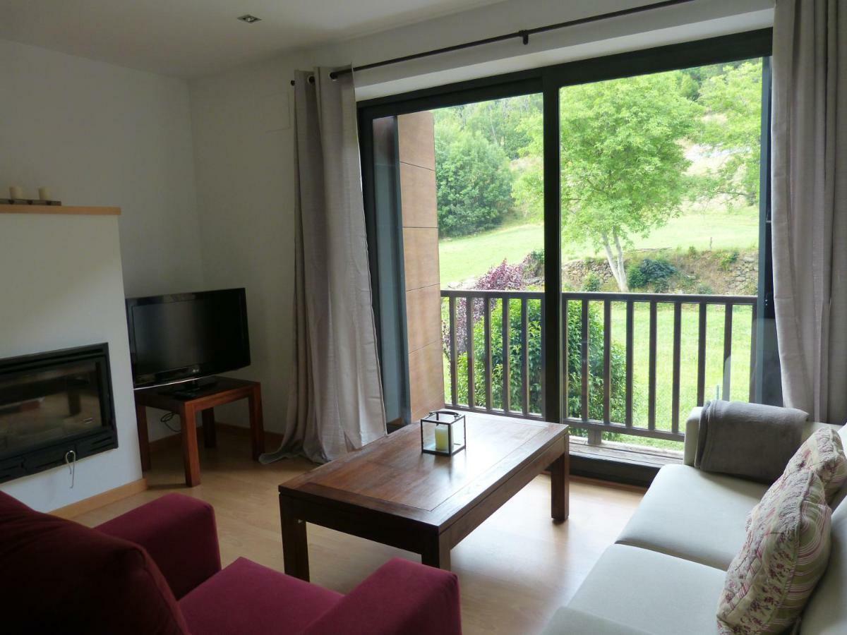 Apartament Hug Roger Valencia D'Aneu Buitenkant foto